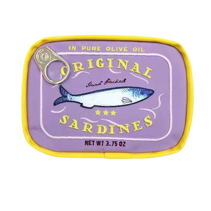 "Sardine Chic" – La Bolsa de Viaje Más Divertida y Original 🐟✨  (Lila)